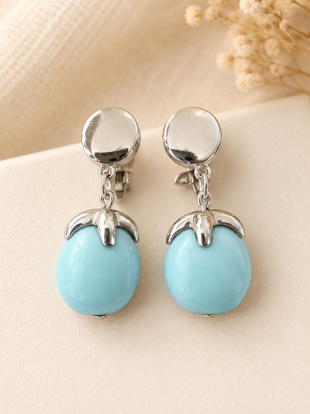 Vintage Trifari clip on drop earrings blue & silver tone